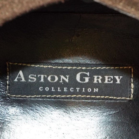 Elegant Dark Brown Chukka Boots for Men - Picture 9 of 11